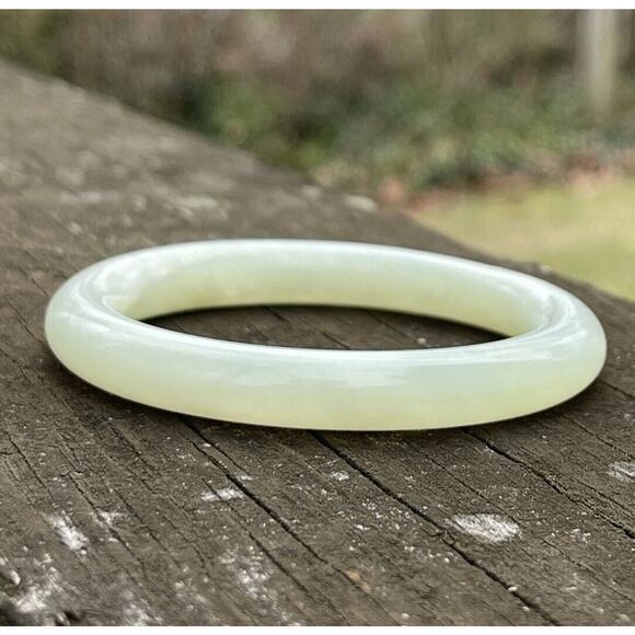Vintage Jade Bangle Bracelet Apple Light Natural - 235 carats - Picture 1 of 13